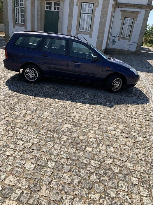 Usado 2003 Ford Focus Sedan | € 1.100 (Bom preço) - Imagem 1/4