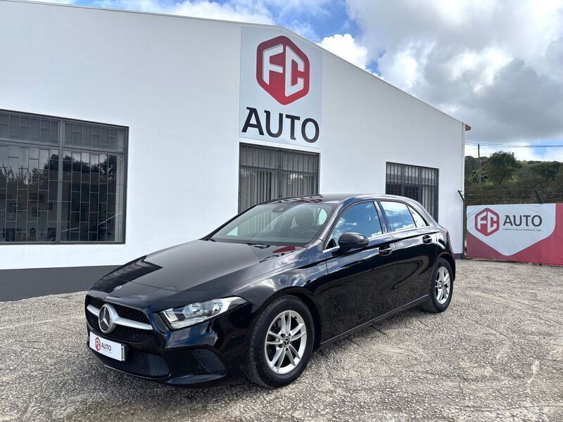 Preto Usado 2020 Mercedes A180 Progressive | € 25.900 (Preço justo) - Imagem 1/4
