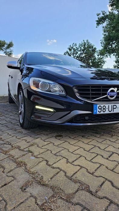 Usado 2014 Volvo V60 R-Design Carrinha | € 16.500 (Caro) - Imagem 1/4