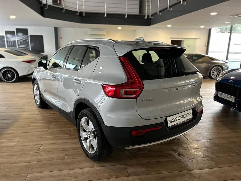 Usado Volvo XC40 150 HP (110 kW) 2020 Cinzento SUV