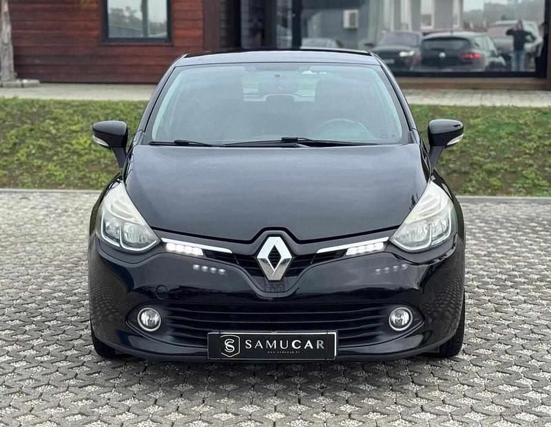 Usado Renault Clio IV 90 HP (66 kW) 2015 Preto Citadino
