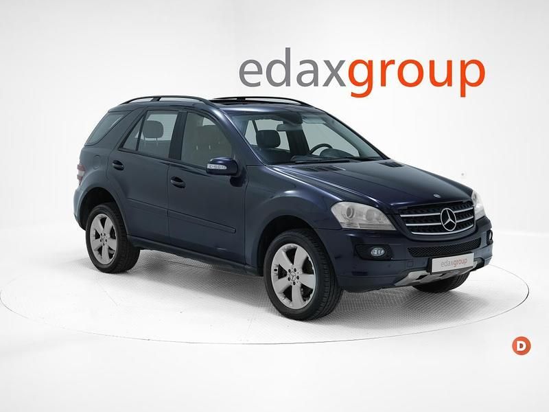 Azul Usado 2007 Mercedes ML320 SUV | € 12.290 - Imagem 1/4