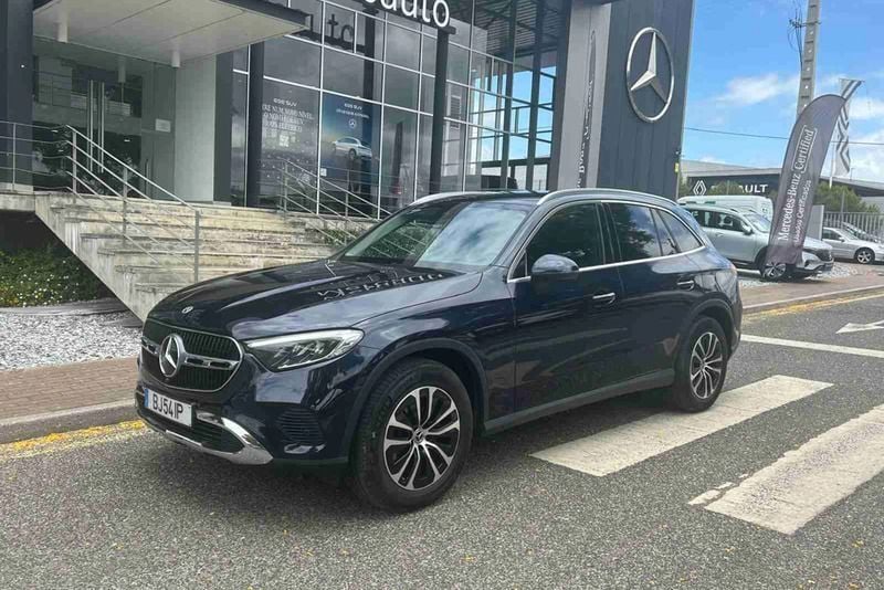Azul Usado 2024 Mercedes GLC220 SUV | € 69.990 (Caro) - Imagem 1/4