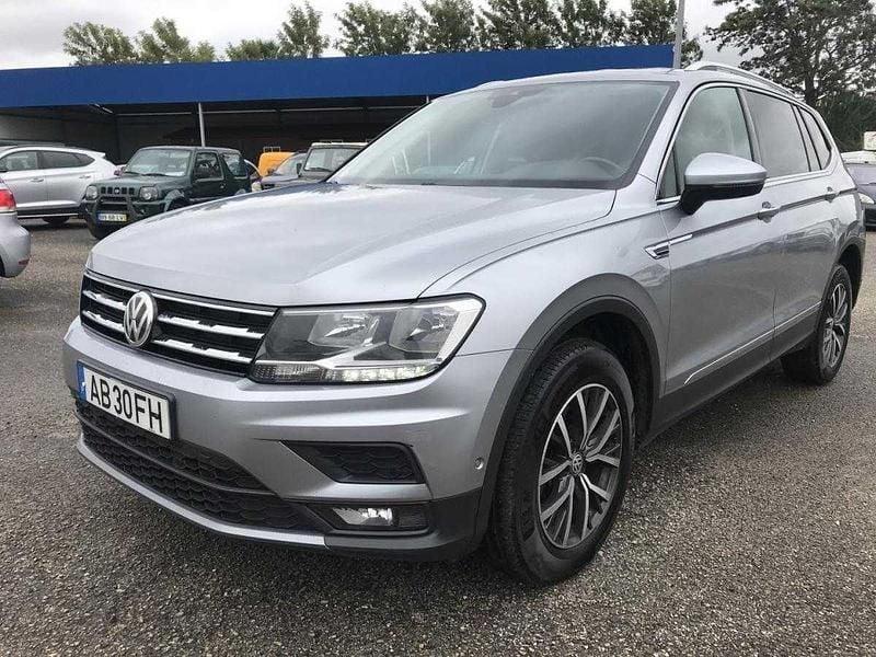 Cinzento Usado 2020 VW Tiguan Highline SUV | € 22.500 (Caro) - Imagem 1/4
