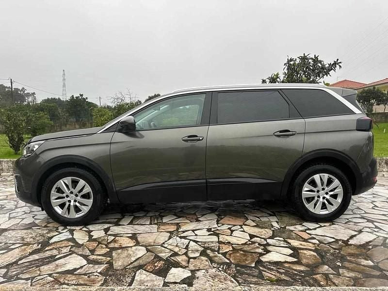 Usado Peugeot 5008 131 HP (96 kW) 2020 Cinzento SUV