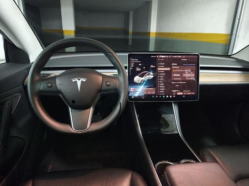 Usado 2020 Tesla Model 3 Standard Range Plus Sedan | € 23.500 (Caro) - Imagem 1/4