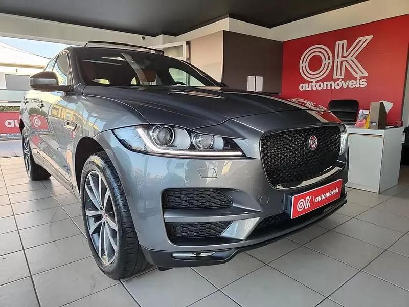 Usado Jaguar F-Pace R-Sport 180 HP (132 kW) 2017 Preto SUV