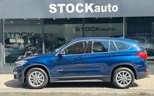 Azul Usado 2017 BMW X1 SUV | € 19.500 (Bom preço) - Imagem 1/4