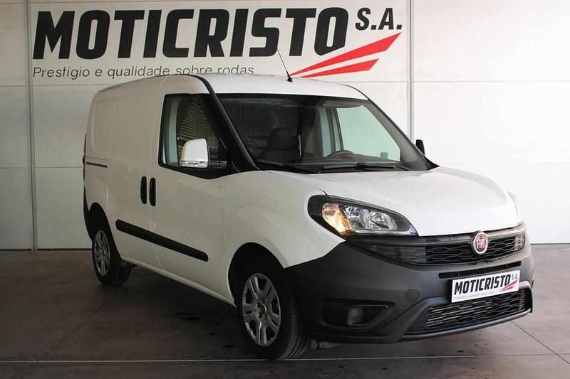 Branco Usado 2023 Fiat Doblò Monovolume | € 16.900 (Preço elevado) - Imagem 1/4