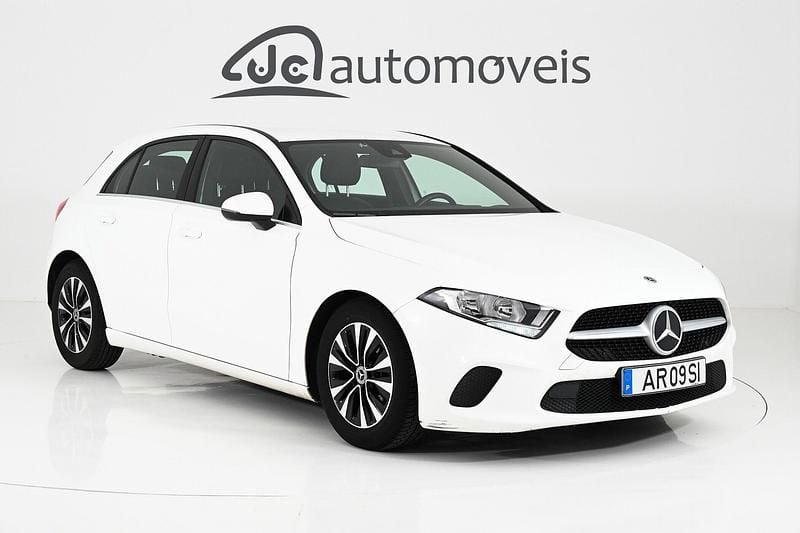 Branco Usado 2022 Mercedes A180 Style Sedan | € 24.500 (Bom preço) - Imagem 1/4