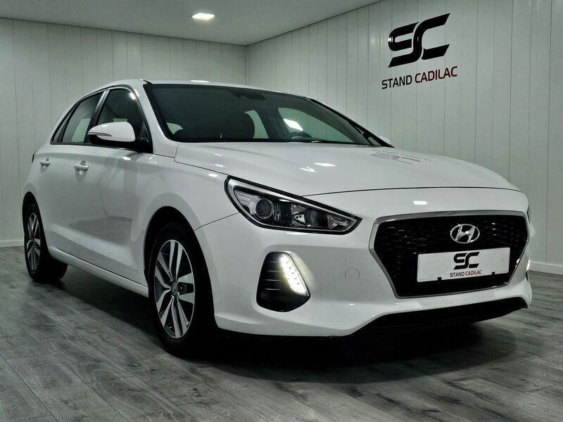 Branco Usado 2018 Hyundai i30 Comfort Citadino | € 16.850 (Preço justo) - Imagem 1/4