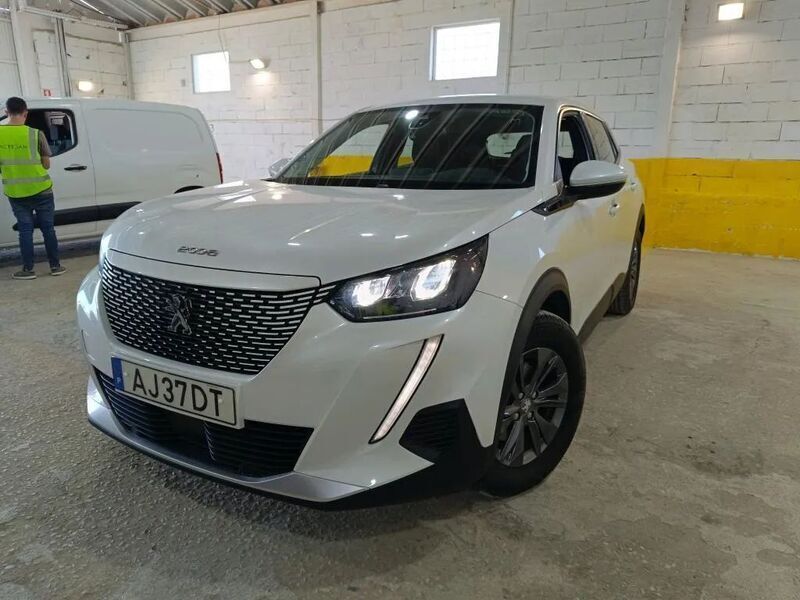Branco Usado 2021 Peugeot e-2008 Active SUV | € 20.900 (Preço justo) - Imagem 1/2