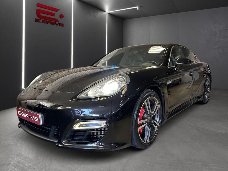 Preto Usado 2011 Porsche Panamera Turbo Sedan | € 49.980 - Imagem 1/4