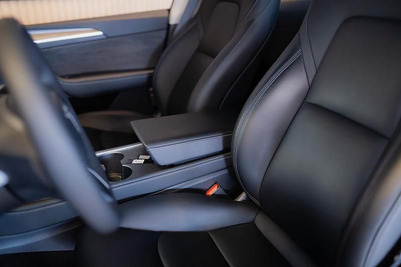 Usado Tesla Model Y 378 kW (514 HP) 2022 Branco SUV