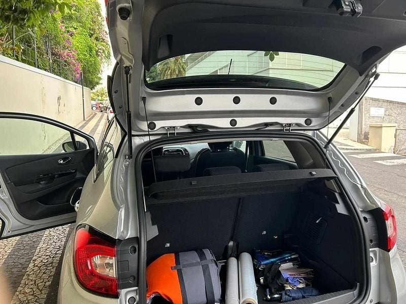Cinzento Usado 2017 Renault Captur SUV | € 12.500 (Preço justo) - Imagem 1/4