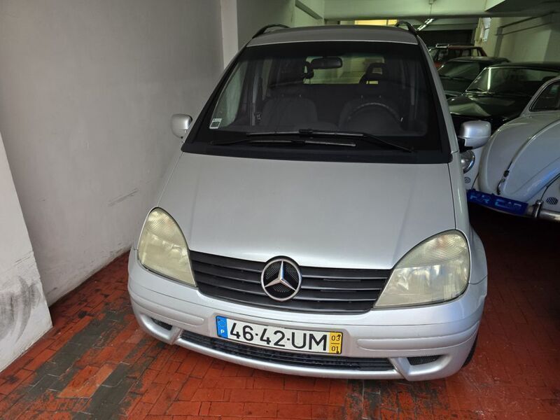 Cinzento Usado 2003 Mercedes Vaneo Monovolume | € 5.000 - Imagem 1/4