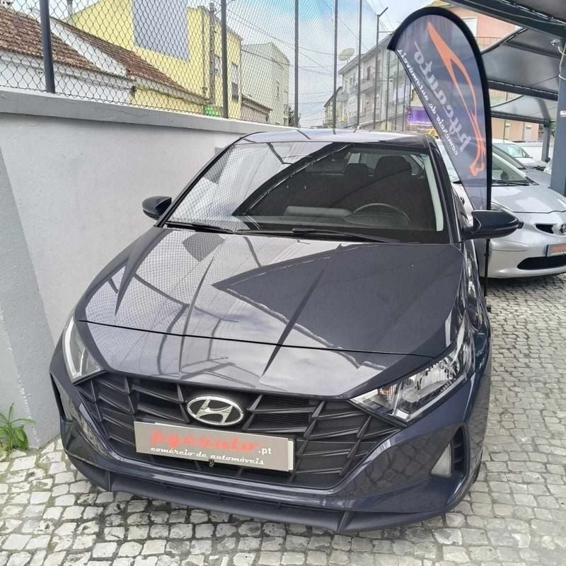 Cinzento Usado 2022 Hyundai i20 | € 15.750 (Bom preço) - Imagem 1/4