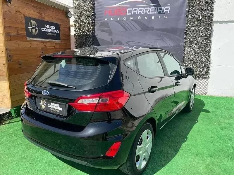 Usado Ford Fiesta Trend 85 HP (62 kW) 2019 Preto Citadino