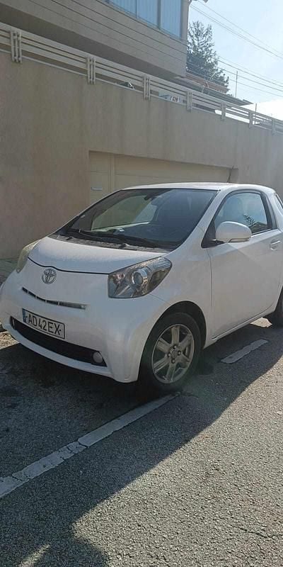 Usado Toyota iQ 68 HP (50 kW) 2009 Branco Citadino