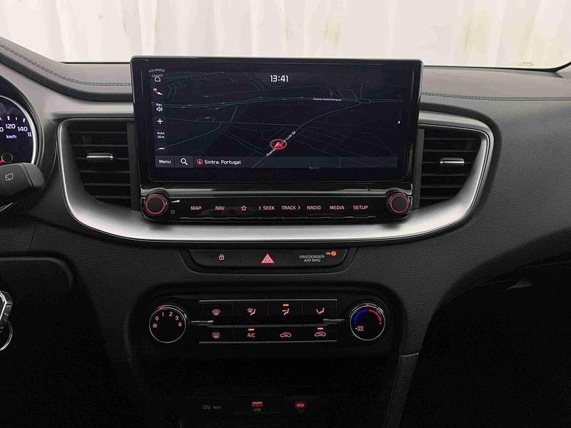 Usado Kia XCeed 100 HP (73 kW) 2025 Cinza SUV