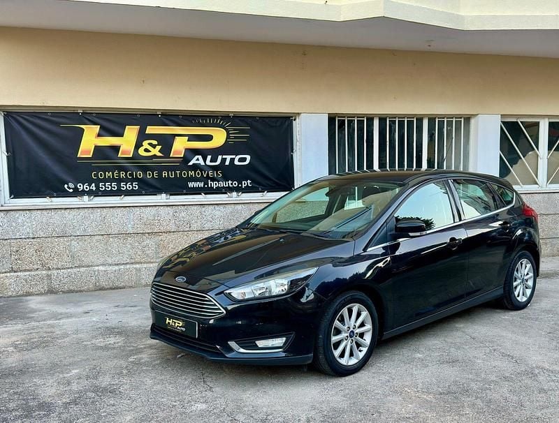 Preto Usado 2015 Ford Focus Titanium Sedan | € 9.850 (Preço elevado) - Imagem 1/4