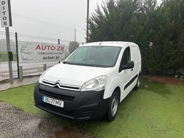 Branco Usado 2017 Citroën Berlingo Monovolume | € 9.900 (Preço justo) - Imagem 1/4