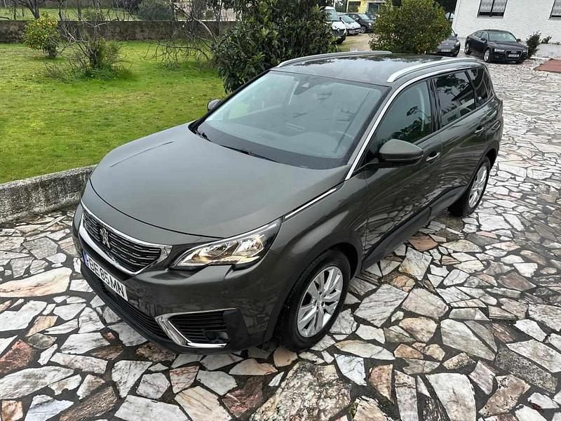 Usado Peugeot 5008 131 HP (96 kW) 2020 Cinzento SUV