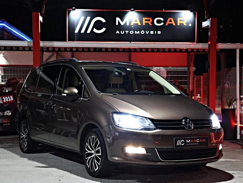 Usado VW Sharan Highline 177 HP (130 kW) 2013 Castanho Monovolume