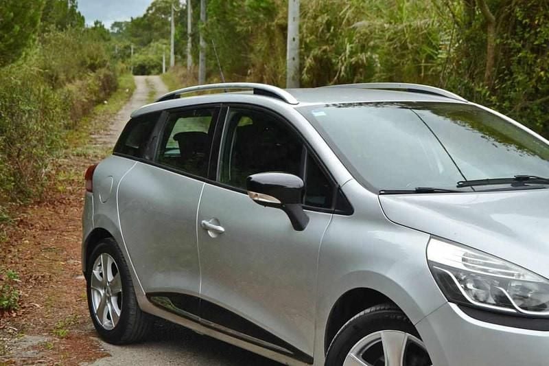 Usado Renault Clio GrandTour 90 HP (66 kW) 2015 Cinzento Carrinha