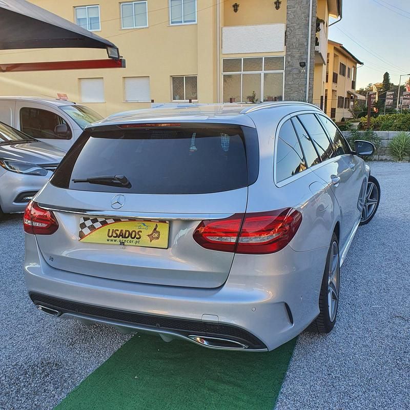 Usado Mercedes C200 AMG line 136 HP (100 kW) 2017 Cinza Carrinha