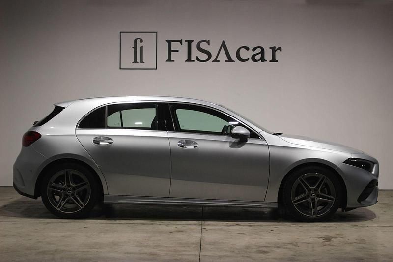 Usado Mercedes A180 AMG line 116 HP (85 kW) 2024 Cinza Sedan