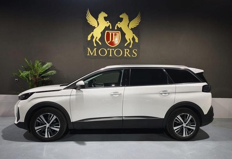 Branco Usado 2021 Peugeot 5008 Allure SUV | € 26.900 (Preço justo) - Imagem 1/4