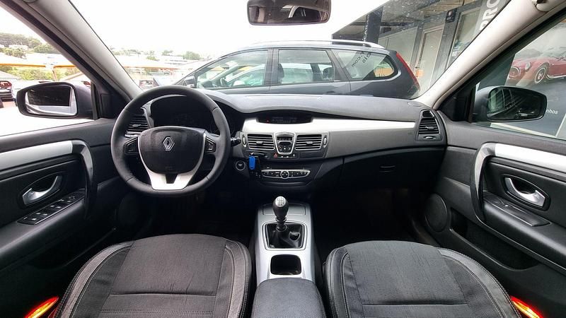 Usado Renault Laguna III Dynamique 150 HP (110 kW) 2008 Preto Carrinha