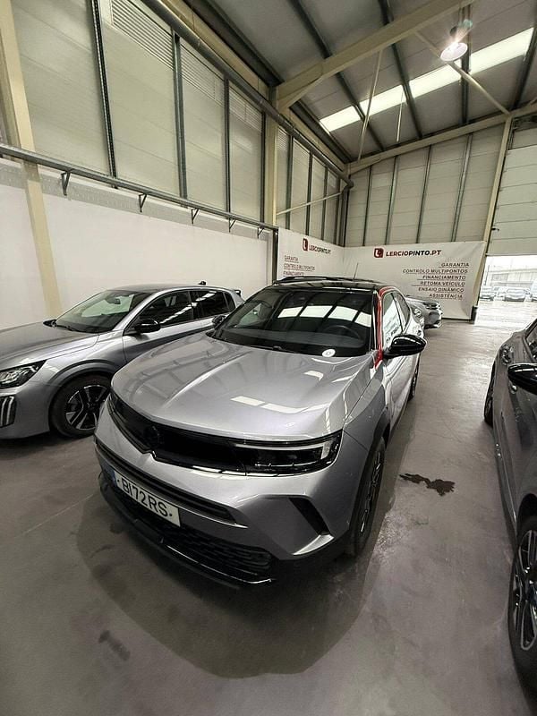 Branco Usado 2024 Opel Mokka-e SUV | € 29.750 (Preço justo) - Imagem 1/1