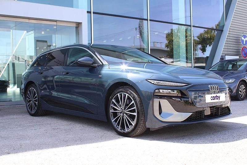 Azul Usado 2025 Audi A6 e-tron Performance Carrinha | € 67.990 - Imagem 1/4