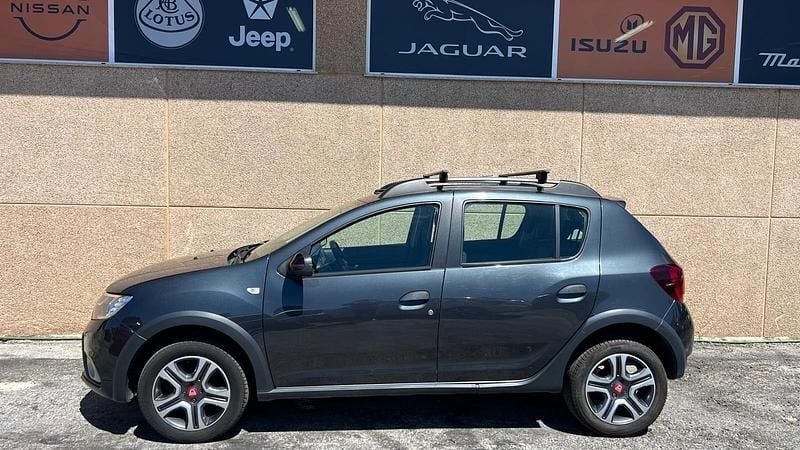 Cinza Usado 2019 Dacia Sandero Stepway Citadino | € 11.950 (Preço justo) - Imagem 1/4