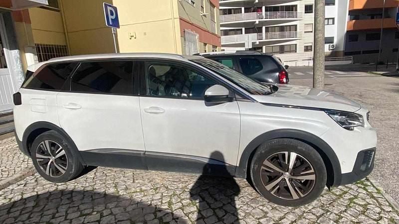 Usado Peugeot 5008 120 HP (88 kW) 2017 Branco Citadino