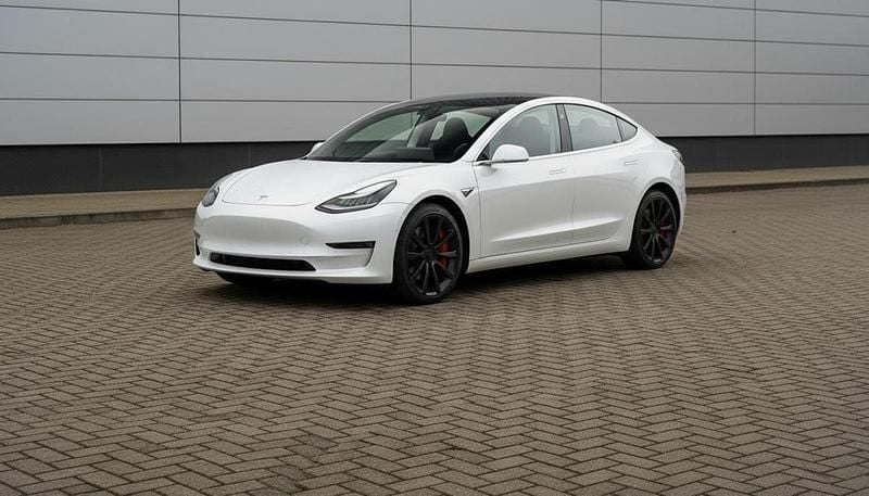 Branco Usado 2021 Tesla Model 3 Sedan | € 24.950 (Super Preço) - Imagem 1/1