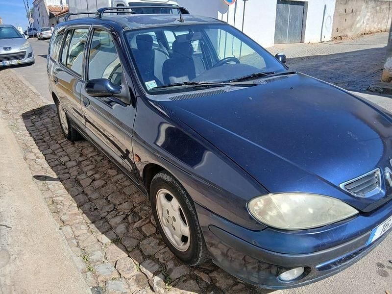 Usado 2001 Renault Mégane Sedan | € 1.200 - Imagem 1/4