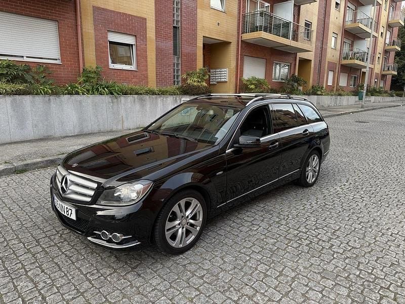 Usado 2011 Mercedes C250 Sedan | € 12.750 (Super Preço) - Imagem 1/4