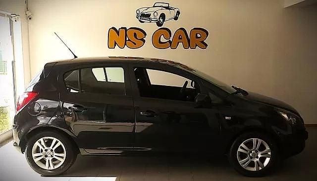 Usado Opel Corsa Enjoy 95 HP (69 kW) 2014 Preto Citadino