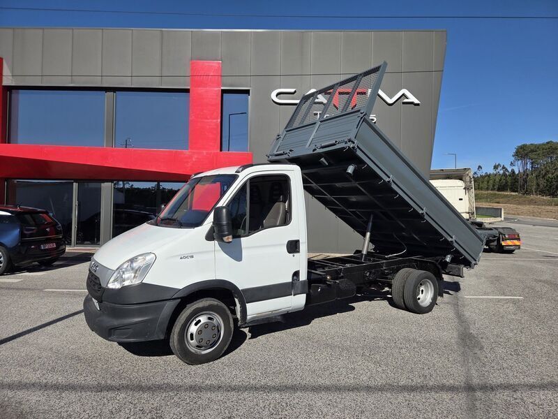 Branco Usado 2010 Iveco Daily Sedan | € 22.750 - Imagem 1/4