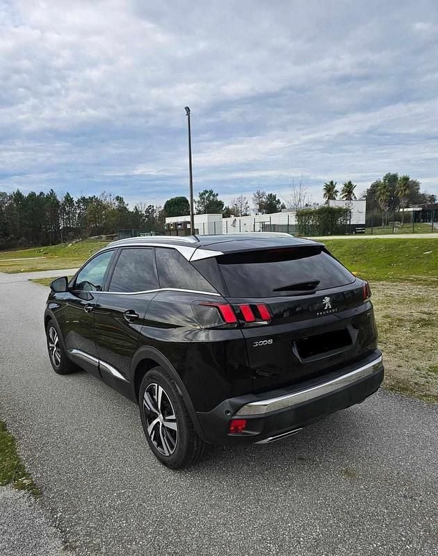 Usado Peugeot 3008 130 HP (95 kW) 2018 Preto SUV