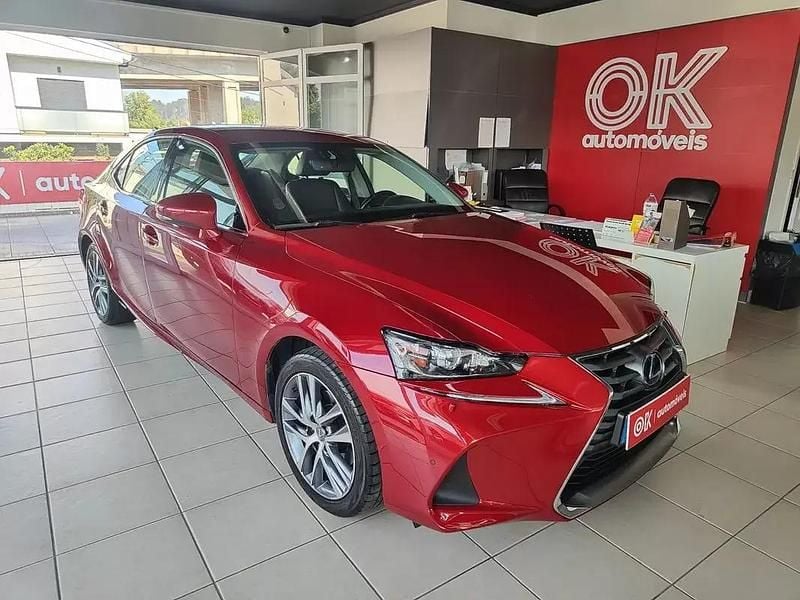 Vermelho Usado 2017 Lexus IS300h Sport Line Sedan | € 25.900 - Imagem 1/4