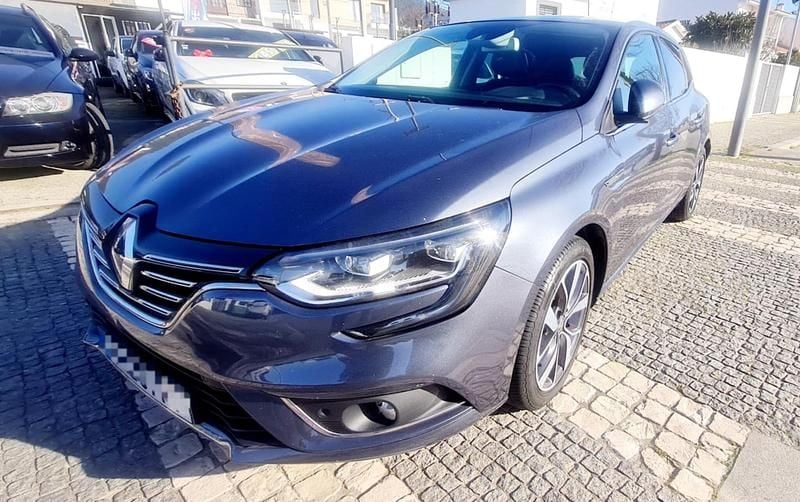 Usado Renault Mégane III Intens 130 HP (95 kW) 2016 Cinza