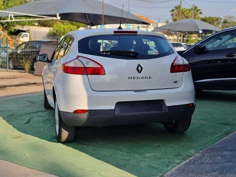 Usado Renault Mégane III Luxe 110 HP (80 kW) 2012 Branco