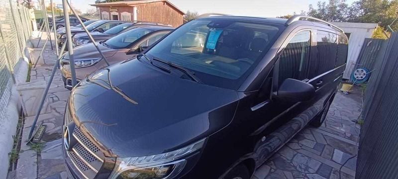 Cinzento Usado 2019 Mercedes Vito Van | € 44.000 - Imagem 1/4