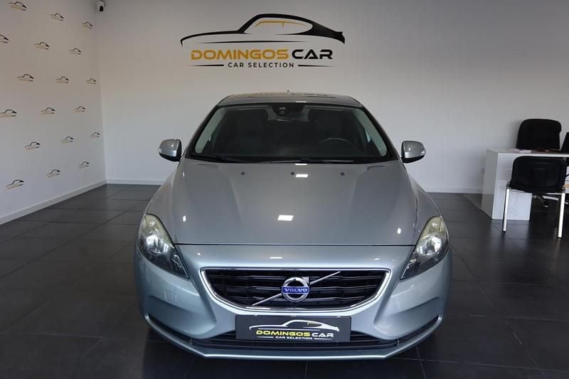 Usado Volvo V40 Kinetic 120 HP (88 kW) 2015 Cinza
