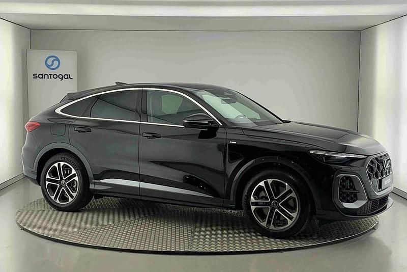 Preto Novo 2025 Audi Q5 Sportback Advanced SUV | € 84.990 - Imagem 1/4
