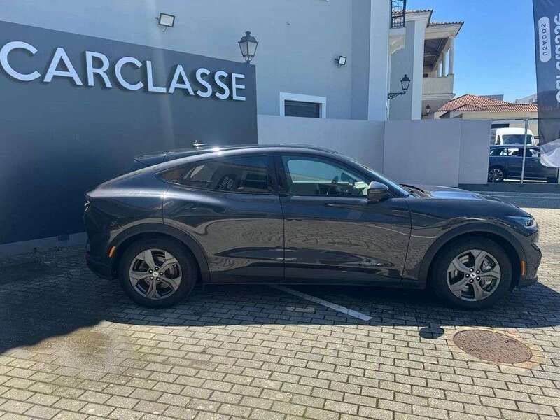 Usado Ford Mustang Mach-E 216 kW (294 HP) 2022 Preto SUV